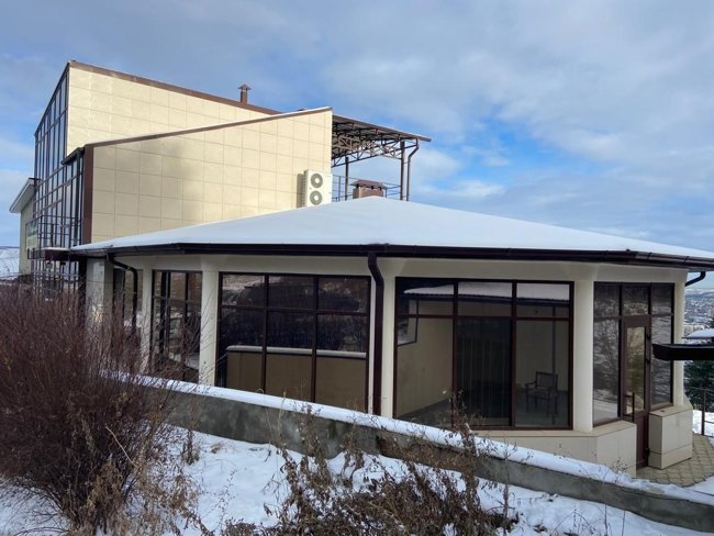 Продажа коммерческого помещения (ресторан, отель 5 номеров, магазин)